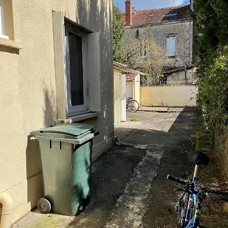 Apartment Studio Tres Proche Gare, Calme *